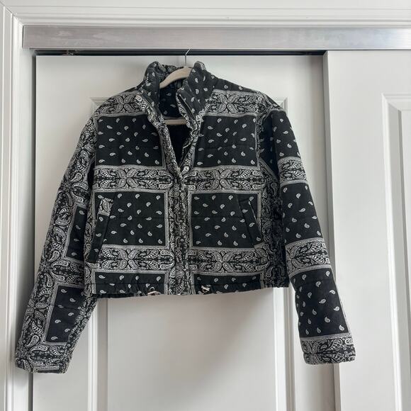 Superdown Women’s Gianina Puffer Jacket Paisley Black White Sz S - Picture 2 of 10